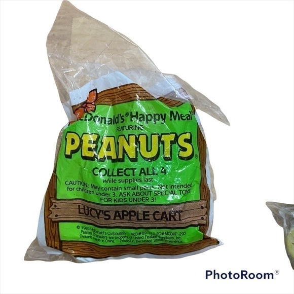 Peanuts Lucy Apple Cart Toy Charlie Brown McDonalds NWT Vintage Kids Toy - Picture 2 of 4